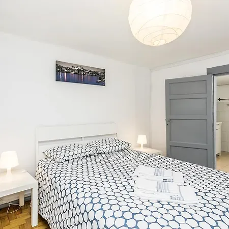 Charming Patio-vila Se Apartment Lisbon